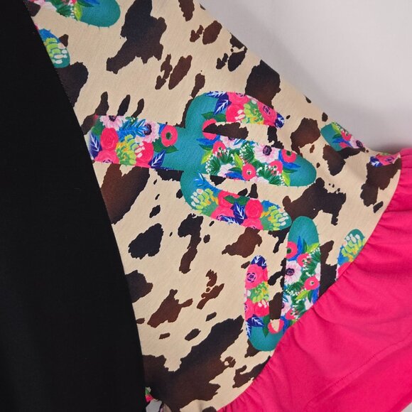 Southern Stitch Boho Ruffle Sleeve Top L‎ Black Cow Print Floral Cactus - Picture 8 of 8
